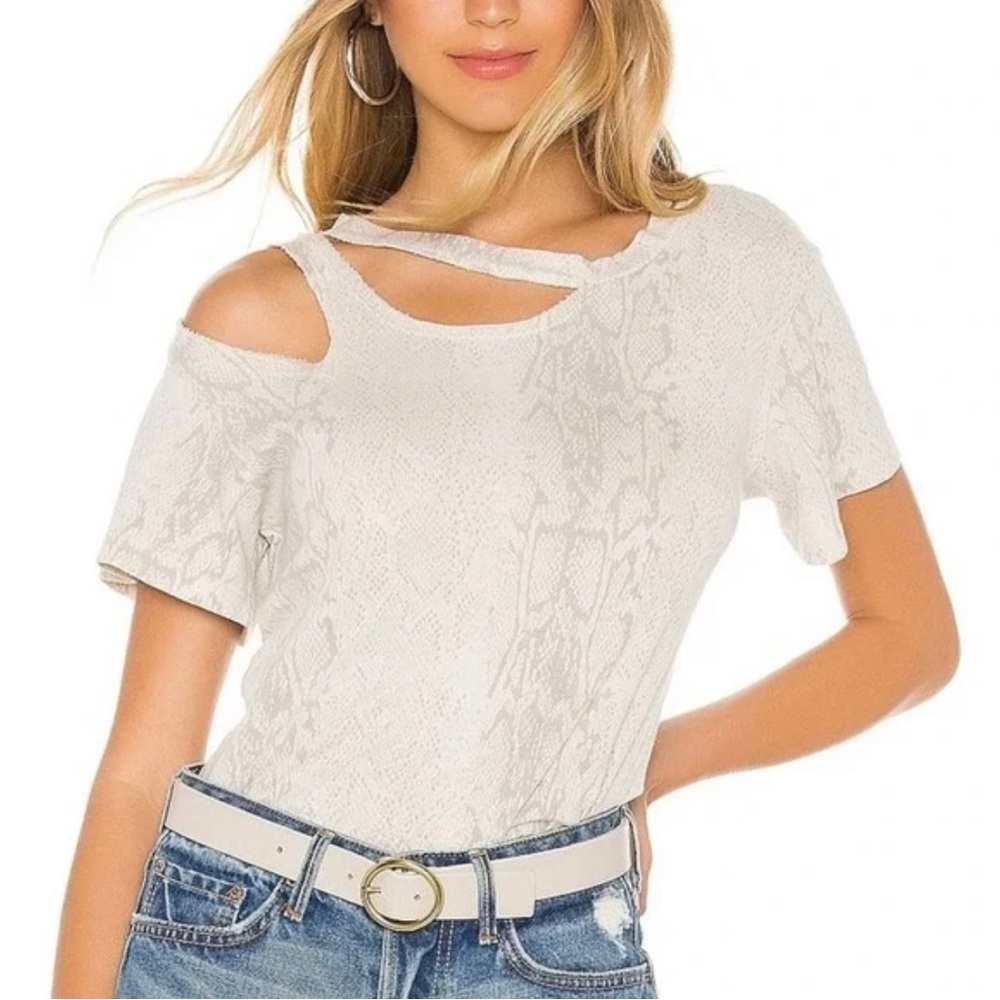 LNA Snake print t-shirt. Has super cute cut-outs on one shoulder. XS.